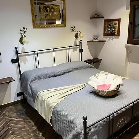 Fiore - Piscina E Idromassaggio Itri
