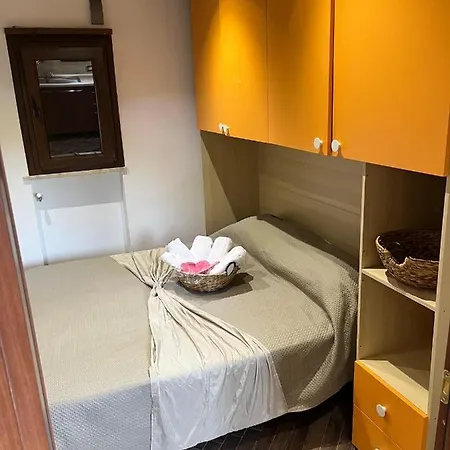 Fiore - Piscina E Idromassaggio * Itri