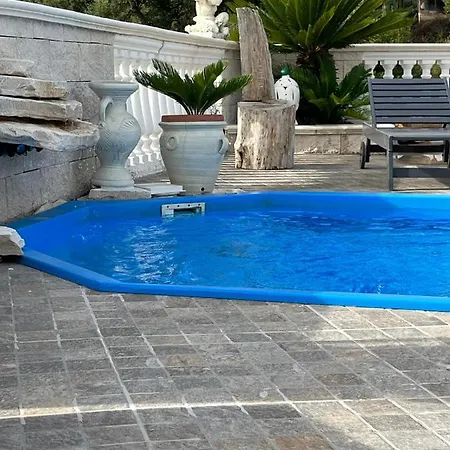 Fiore - Piscina E Idromassaggio * Itri