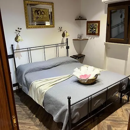 Fiore - Piscina E Idromassaggio * Itri