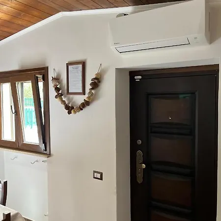 Fiore - Piscina E Idromassaggio Itri