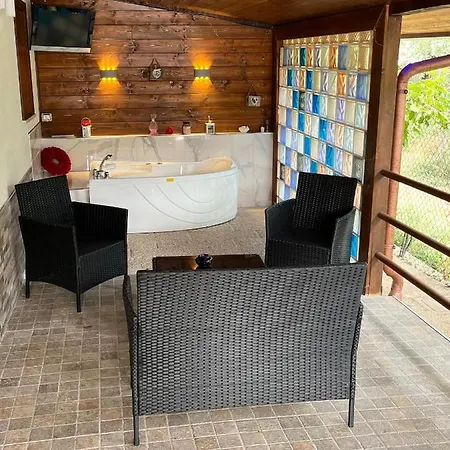 Fiore - Piscina E Idromassaggio Ferienhaus Itri