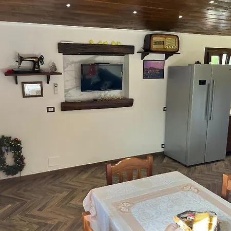 Fiore - Piscina E Idromassaggio Itri