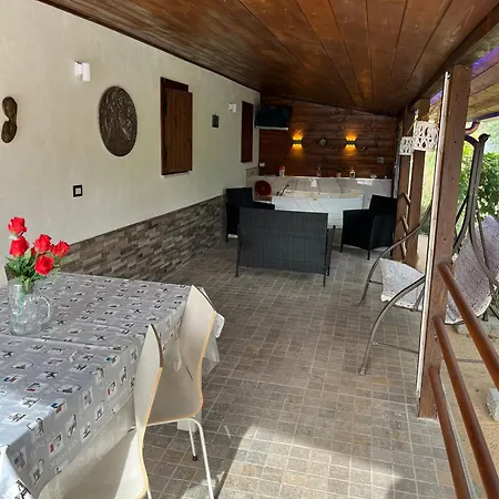 Fiore - Piscina E Idromassaggio