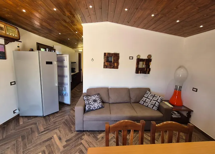 Fiore - Piscina E Idromassaggio Nyaraló Itri